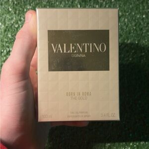 Valentino Donna Born in Roma The Gold Eau de Parfum Alcohol-Free Fragrance